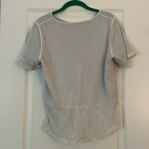 Women’s lululemon mesh tee